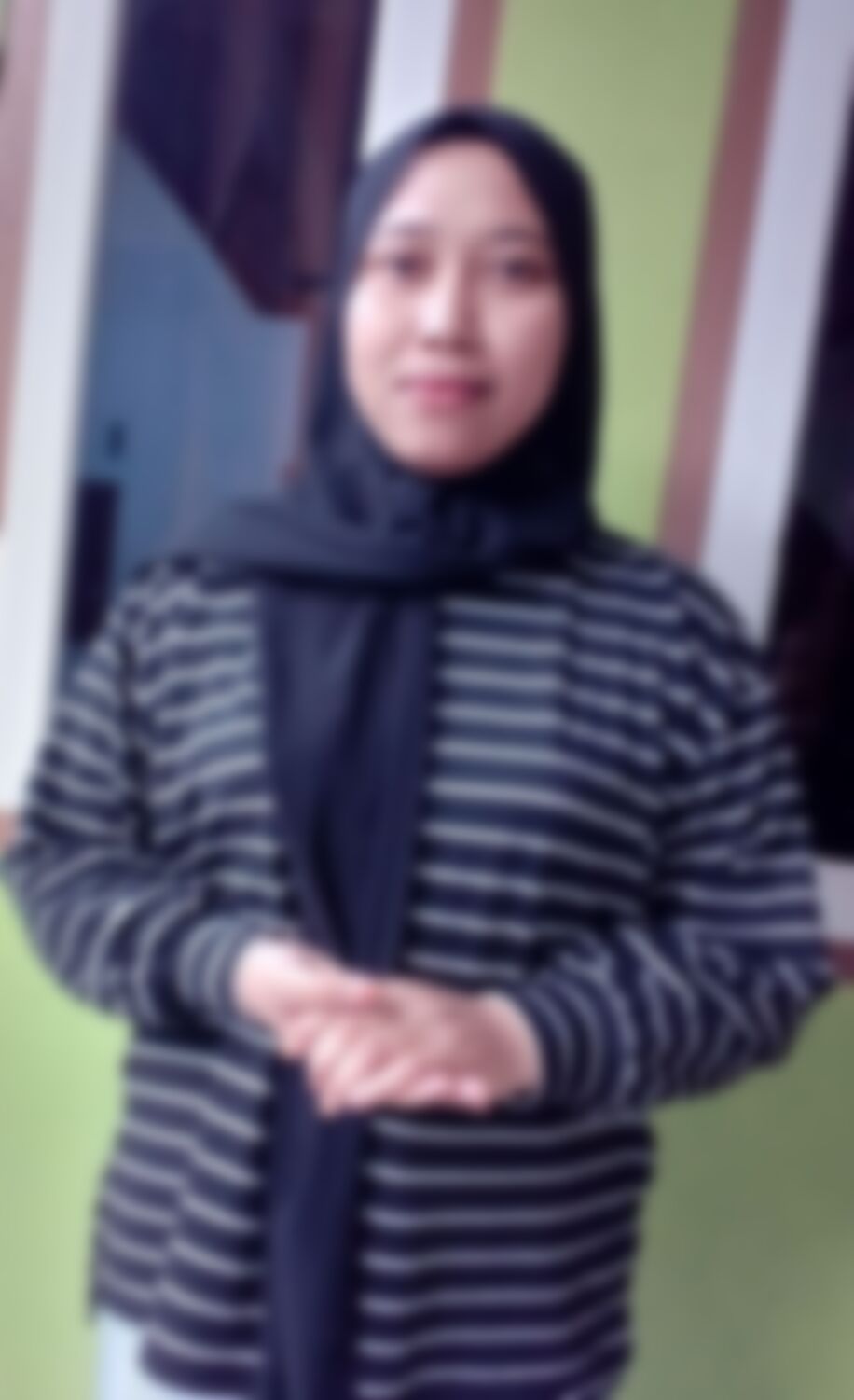 (4) DEWI SUSANTI - S (700-2) — Indonesian maid in Singapore