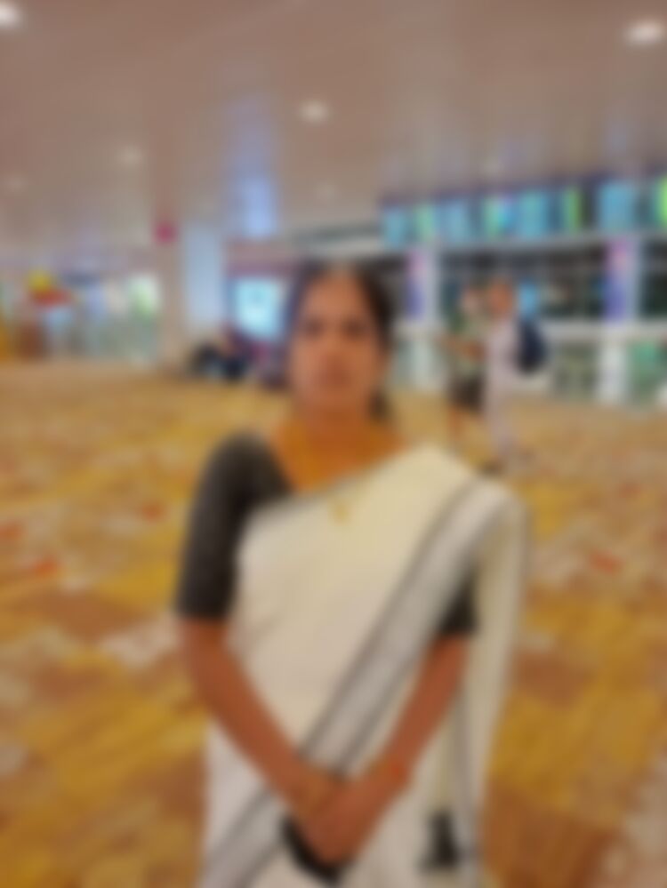 E2E26-1242 - MURUGANANDHAM SIVASUNDARI — Indian maid in Singapore